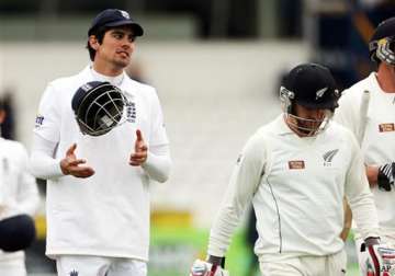 england beat rain and nz by 247 runs in 2nd test
