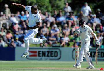 nz leads south africa by 5 runs after 2nd day