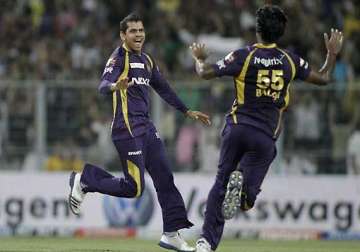 narine s action makes him difficult to read says dhoni