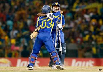 sri lanka make it to 3rd world cup final after nervous moments