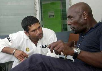nobody is qualified to suggest sachin on retirement viv richards