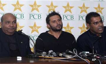 pak players hope to put spotfixing stain behind them