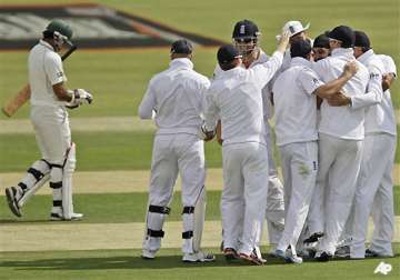 pak top order stumbles against england in 2nd test