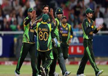 pakistan holds on for t20 win over south africa