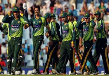 pakistan wins toss elects to bowl vs. saf