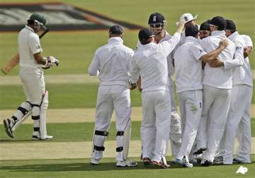 pakistan 125 4 leads england by 55 runs