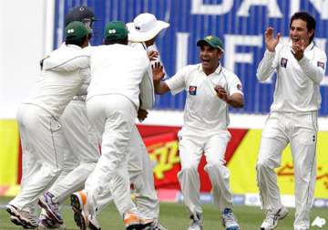 pakistan whitewash england with third test win
