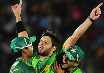 pakistan beat sri lanka in second t20 international