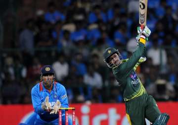t 20 pak beat ind by 5 wkts takes 1 0 lead in series