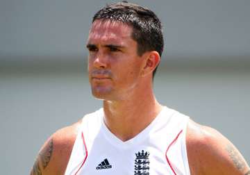 pietersen says sorry for provocative texts