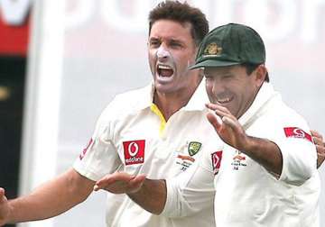 ponting or hussey in line to be axed from india series border