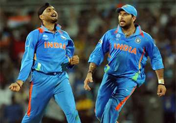 presence of yuvraj harbhajan will help team says raina