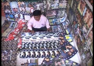 pune man has a collection of over 20 000 photographs of sachin tendulkar