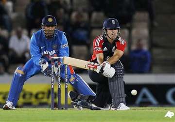 2nd odi captain cook leads england to win over india