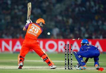 rajasthan royals beat kochi tuskers kerala by 8 wickets