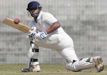 ranji trophy binny s blast gives karnataka first innings lead