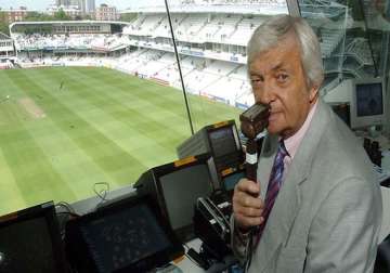 richie benaud in hospital after car accident