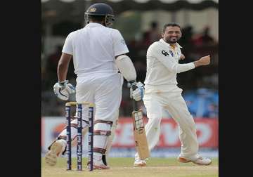 sl vs pak sri lanka 320 all out in 1st innings vs. pakistan