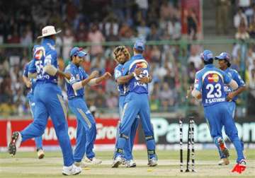 sl cricketers asked to leave ipl early