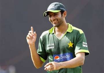 shoaib malik recalled to pak team