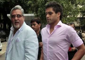 siddharth tweeted his impressions about lady s conduct says mallya