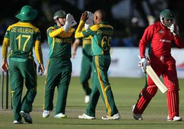 south africa bowls zimbabwe out for 165