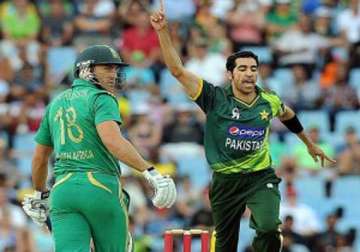 south africa crushes pakistan by 125 runs in 1st odi