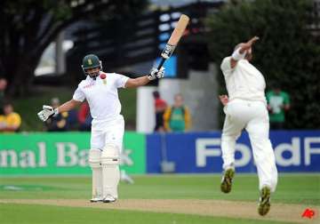 south africa 136 2 in rain delayed day 1 3rd test