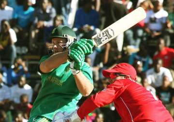 south africa beats zimbabwe by 6 wickets