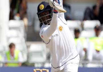 sri lanka 311/7 at lunch day4 vs england