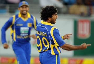 sri lanka beat pakistan by 25 runs level series