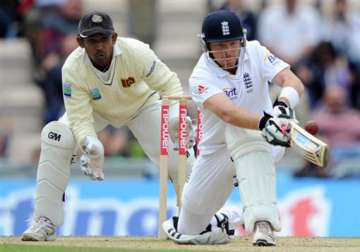 bell guides england to 107 run lead over lanka