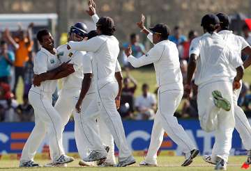 sri lanka dismisses pakistan for 100 in 1st test