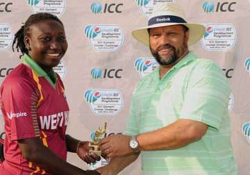 stafanie only cricketer in history to be no 1 in batting/bowling