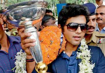 stephen s college principal rules out special consideration for unmukt chand