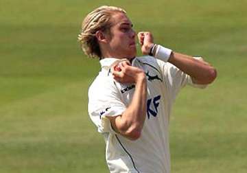 stuart broad says he is fit to lead england