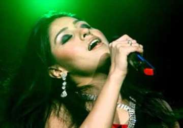 sunidhi sings sheila ki jawani for cricket lovers