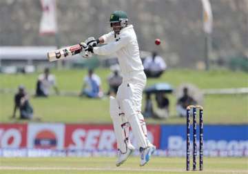 tailenders help pakistan put on 451 in 1st test