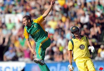 tailenders take safrica to unlikely win in 2nd t20