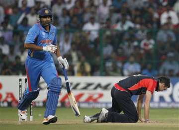 tendulkar s blistering ton takes india to 338 against england