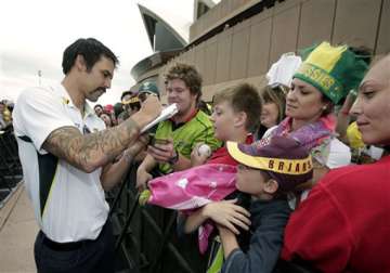 thousands celebrate ashes cricket win by australia