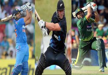 top ten cricketers who hit maximum sixes in an odi inning