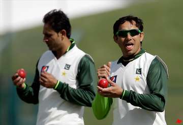 two pakistan spinners among top 10
