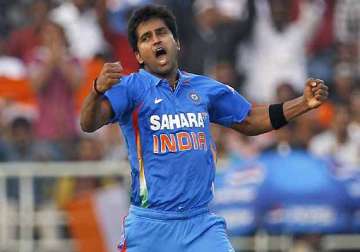 vinay kumar replaces balaji for t20i series against england