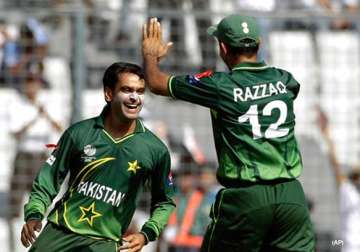 we are not under extra pressure says hafeez