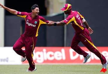 west indies defeats pakistan by 10 wickets