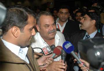 whatmore expects pakistan reaction in asia cup