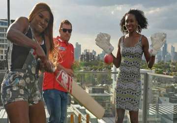 when venus and serena williams played cricket