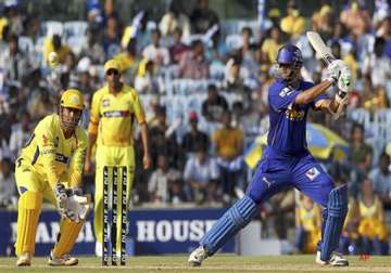 white s 77 goes in vain chennai beat deccan by 10 runs