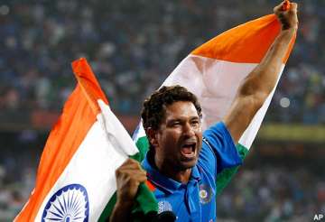 with tears in eyes sachin does the lap of honour